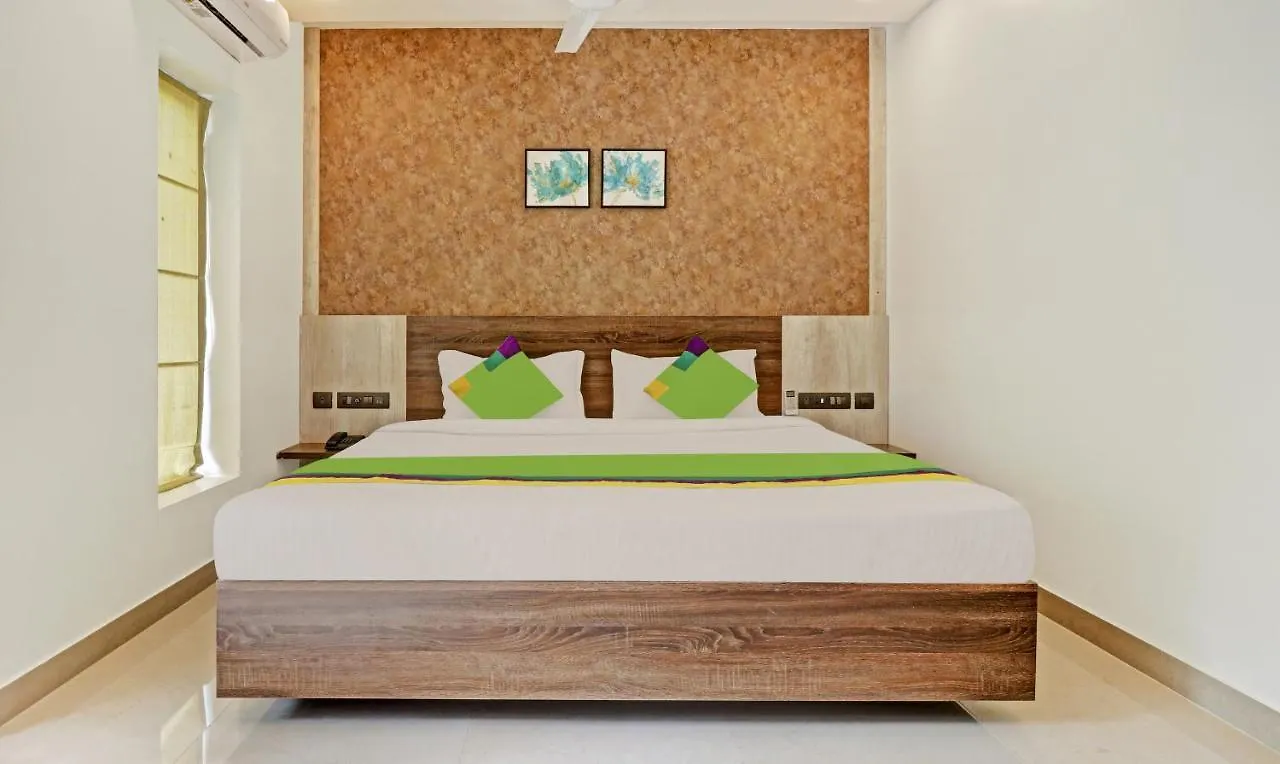 Sreepathi Mayoogha Guruvayur Hotel