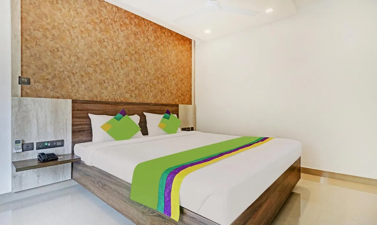 Sreepathi Mayoogha Guruvayur Hotel