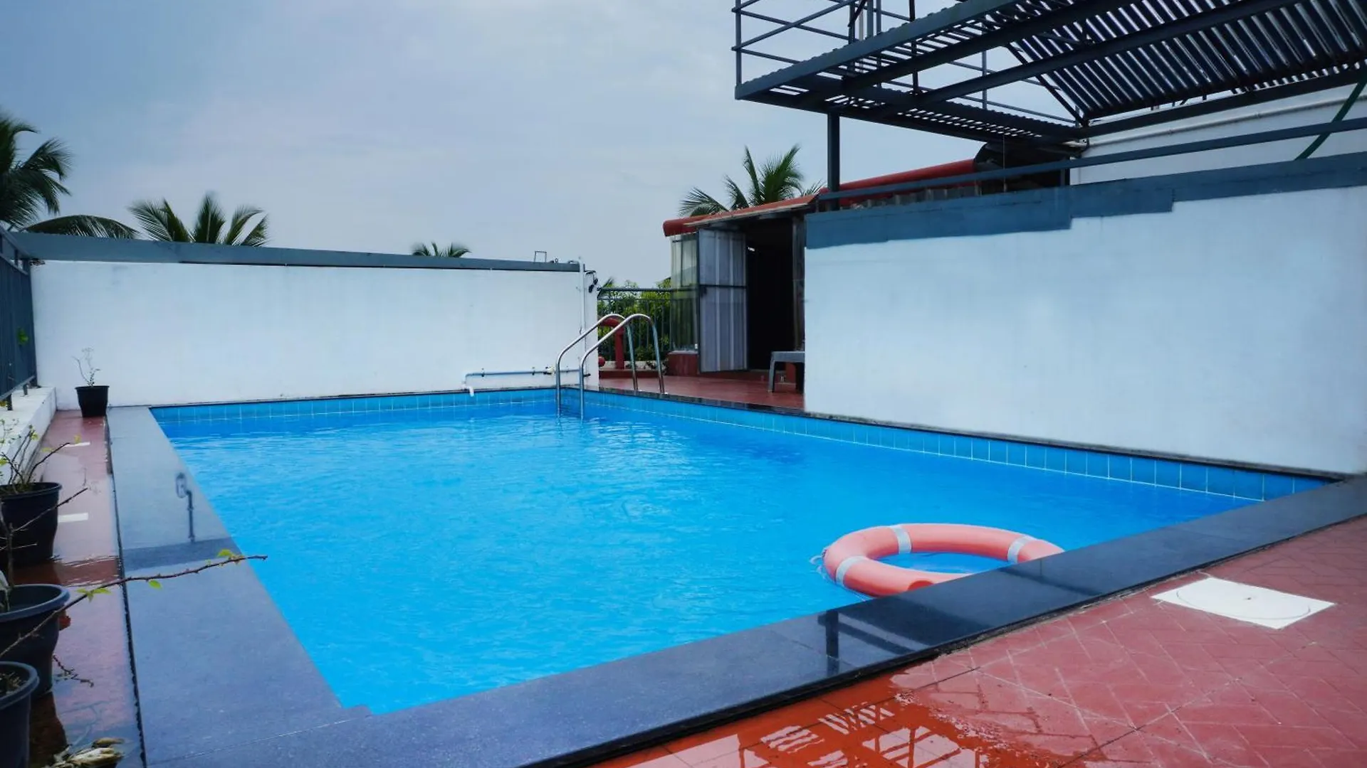 Sreepathi Mayoogha Guruvayur 3*,  India